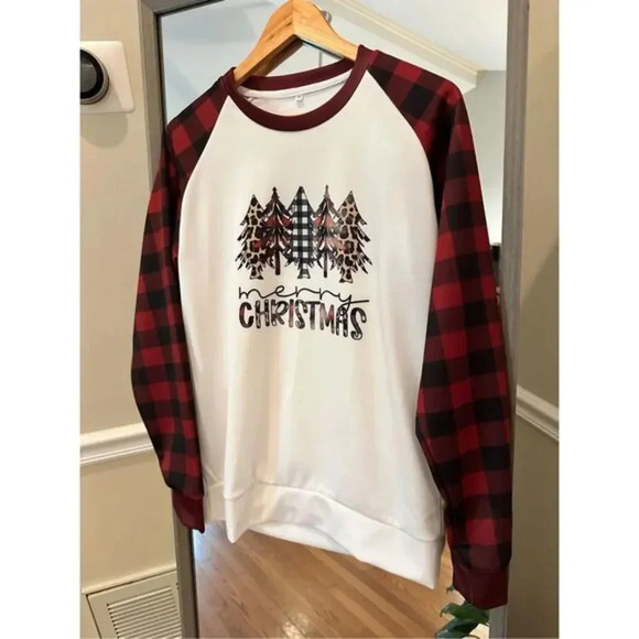 Merry Christmas Plaid New Sweater Size Medium - Picture 2 of 5